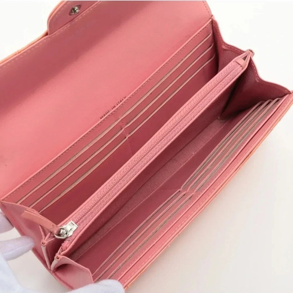 Chanel Quilted Patent leather Wallet, Pink/Orange - Picture 4 of 12